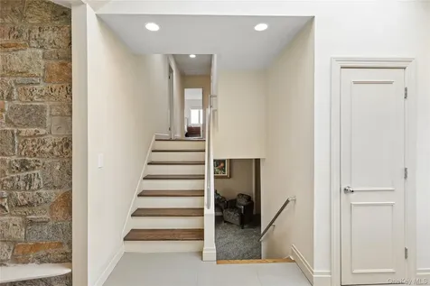 230 Richards Lane Hewlett Harbor NY 11557