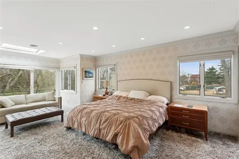 230 Richards Lane Hewlett Harbor NY 11557