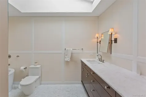 230 Richards Lane Hewlett Harbor NY 11557