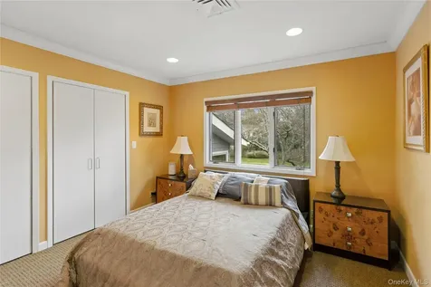230 Richards Lane Hewlett Harbor NY 11557