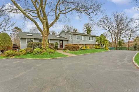 230 Richards Lane Hewlett Harbor NY 11557