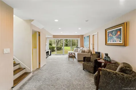 230 Richards Lane Hewlett Harbor NY 11557