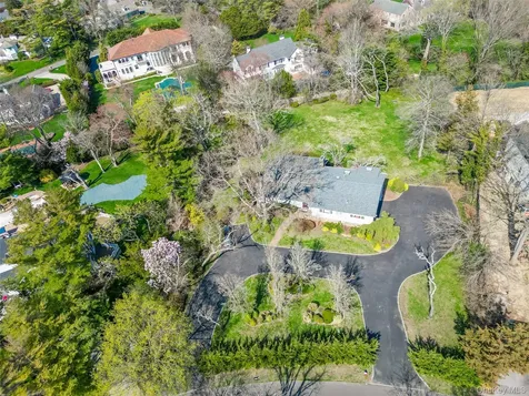 230 Richards Lane Hewlett Harbor NY 11557