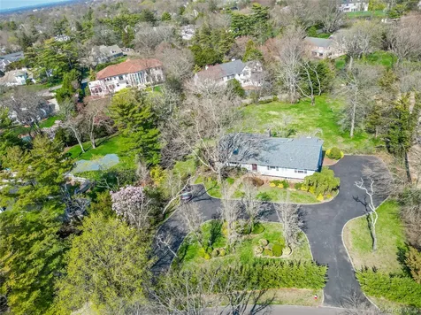 230 Richards Lane Hewlett Harbor NY 11557
