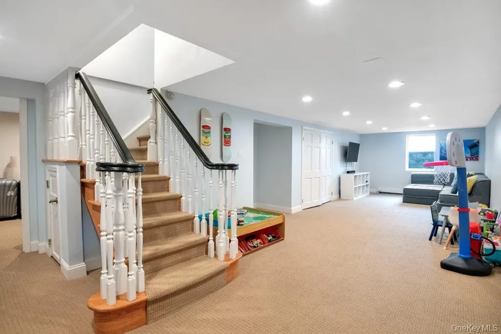 21 Elmridge Drive Scarsdale NY 10583
