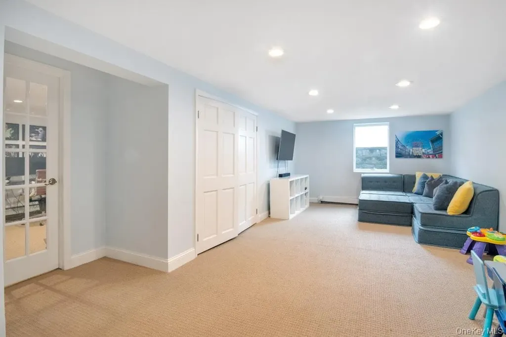 21 Elmridge Drive Scarsdale NY 10583