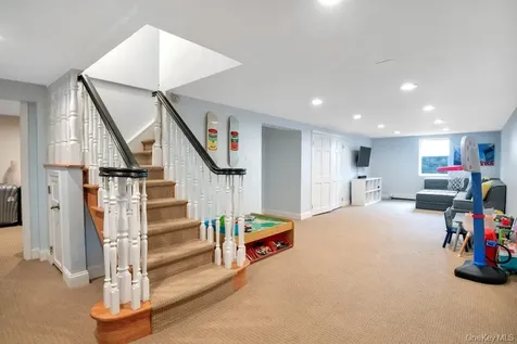 21 Elmridge Drive Scarsdale NY 10583