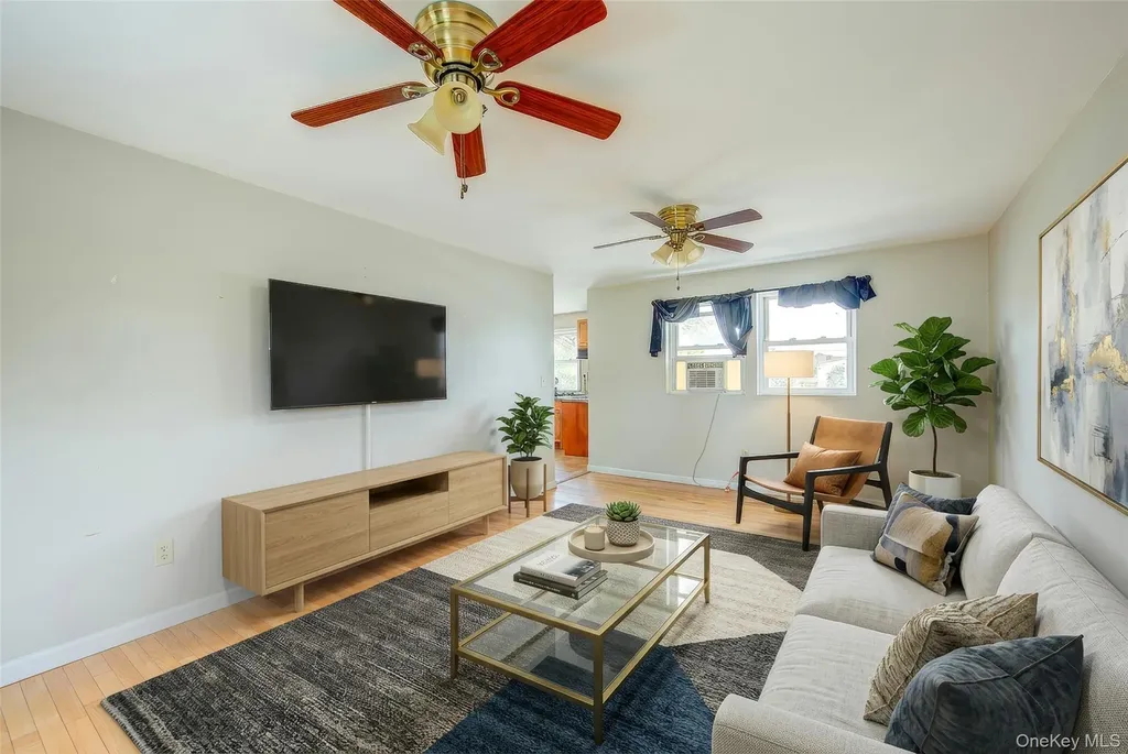 50 Gleaner Lane Levittown NY 11756