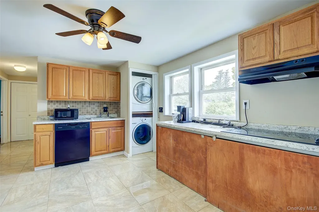 50 Gleaner Lane Levittown NY 11756