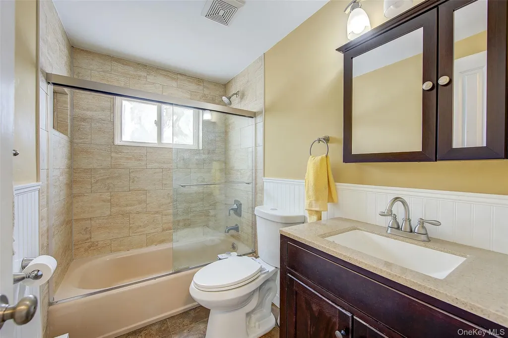 50 Gleaner Lane Levittown NY 11756