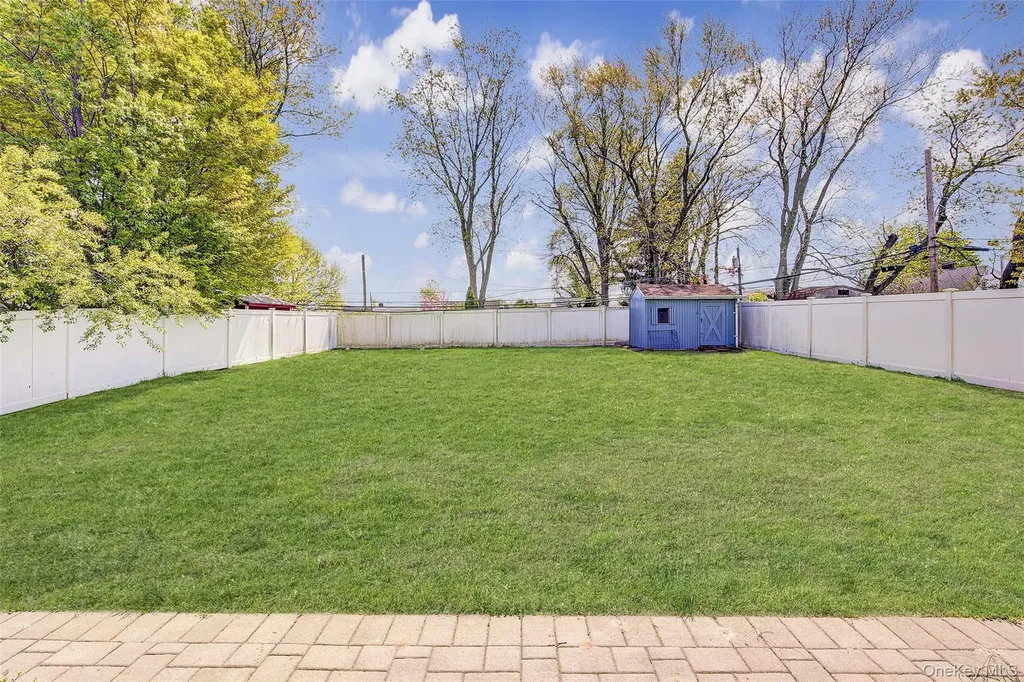 50 Gleaner Lane Levittown NY 11756