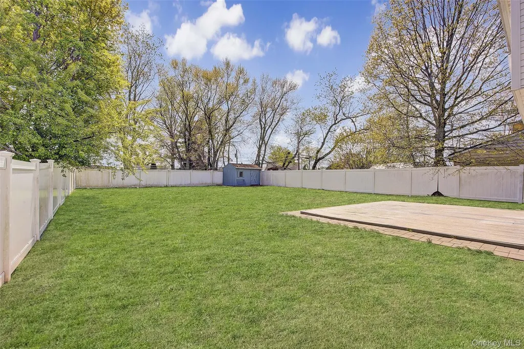 50 Gleaner Lane Levittown NY 11756