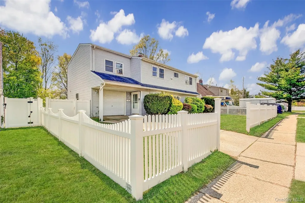 50 Gleaner Lane Levittown NY 11756
