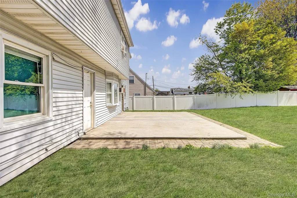 50 Gleaner Lane Levittown NY 11756