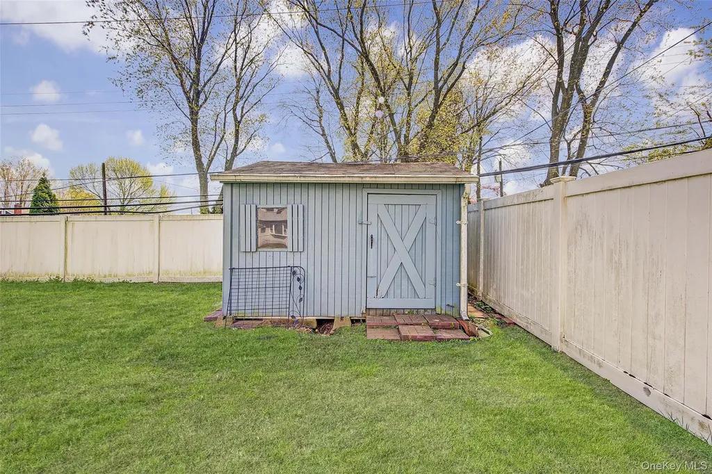50 Gleaner Lane Levittown NY 11756