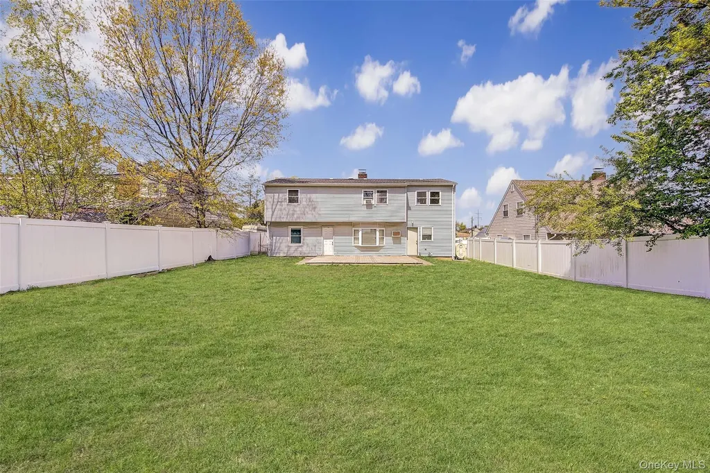 50 Gleaner Lane Levittown NY 11756