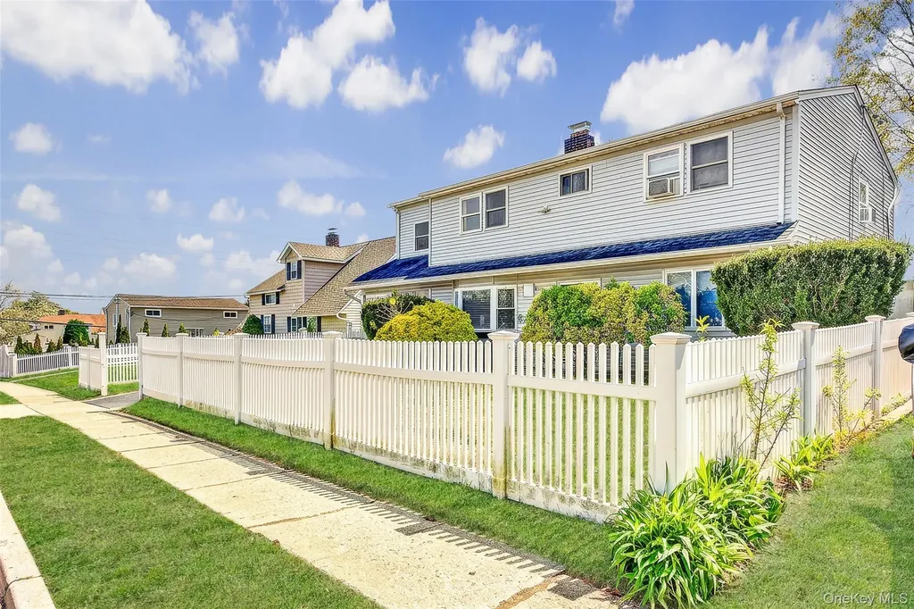 50 Gleaner Lane Levittown NY 11756