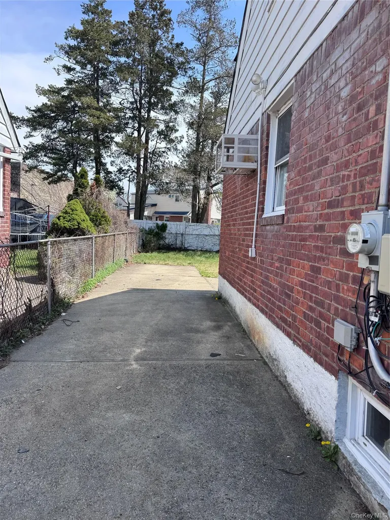 21 Boden Avenue Valley Stream NY 11580