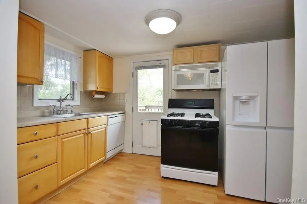 117 W Mombasha Road Monroe NY 10950