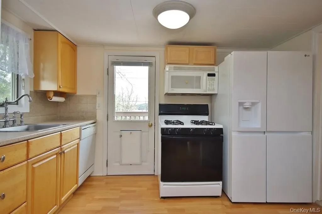 117 W Mombasha Road Monroe NY 10950