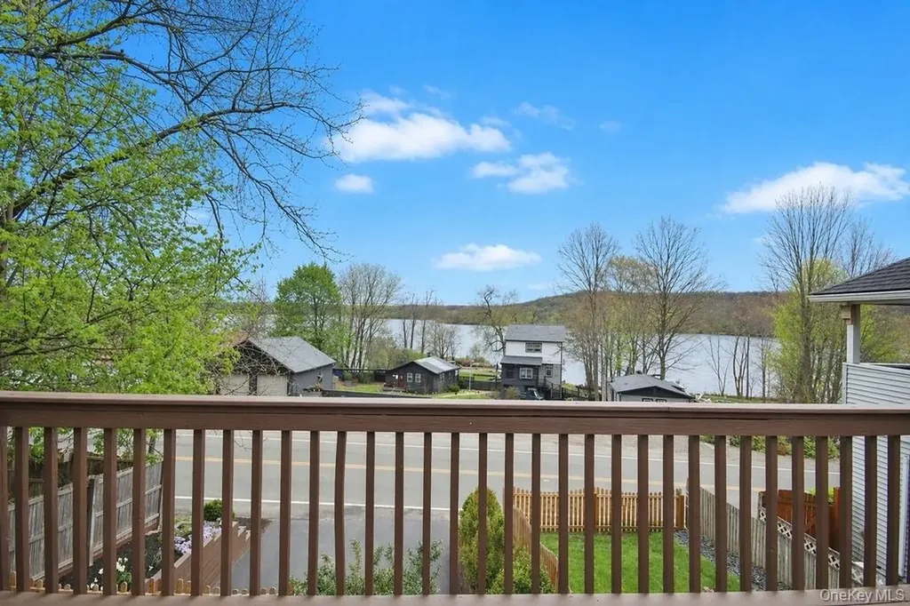 117 W Mombasha Road Monroe NY 10950