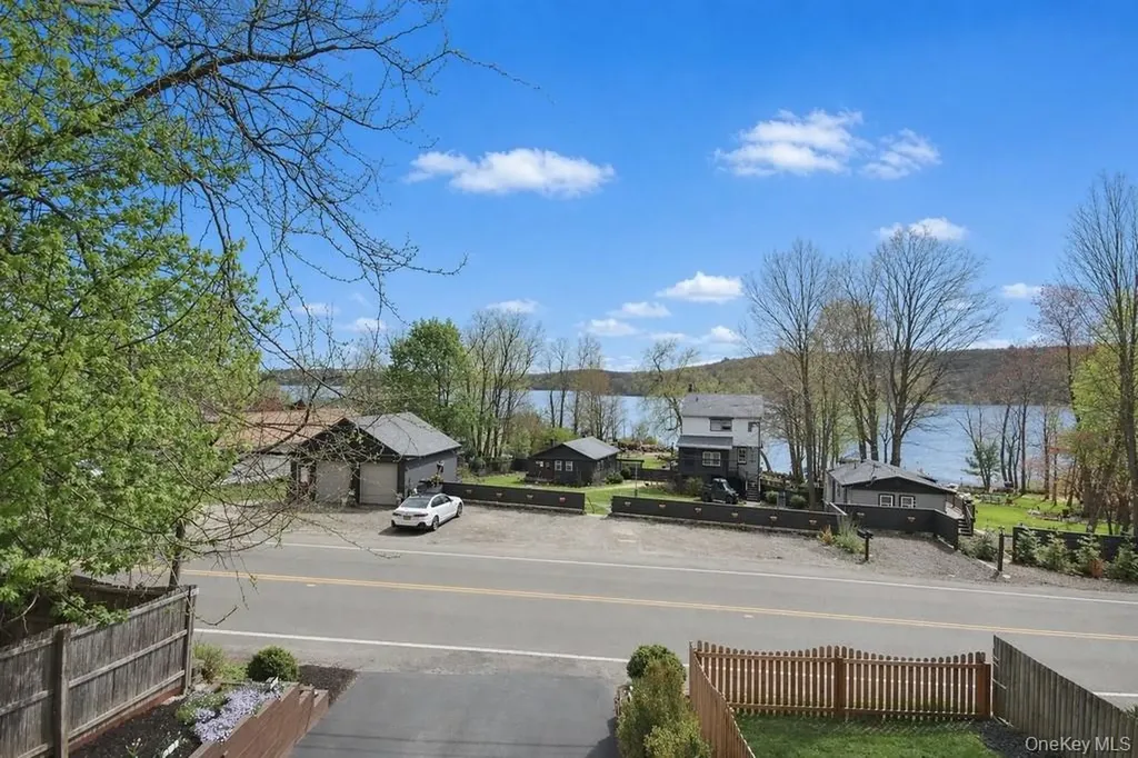 117 W Mombasha Road Monroe NY 10950