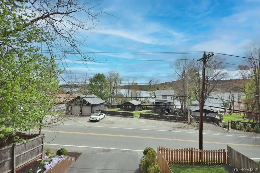 117 W Mombasha Road Monroe NY 10950