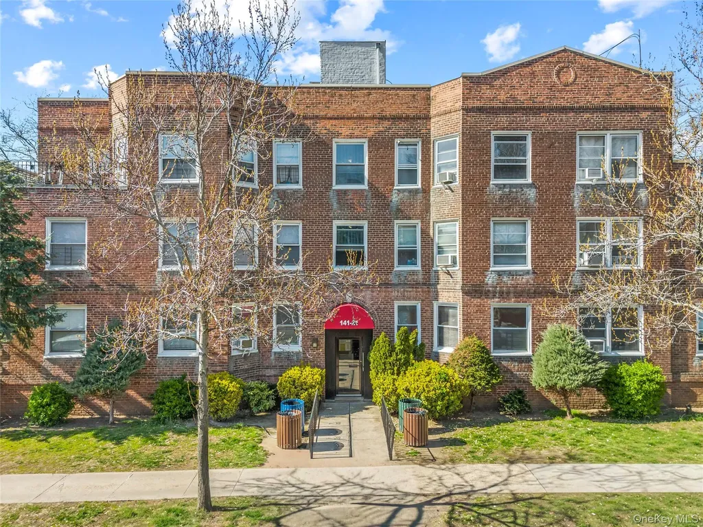 141-21 78th Road Flushing NY 11367