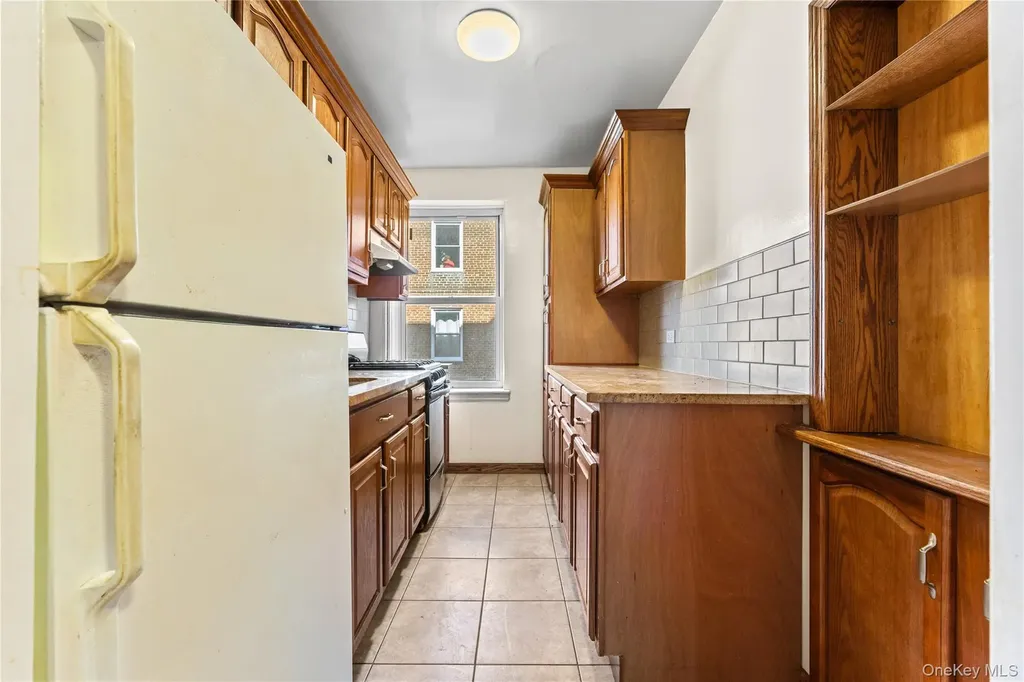 141-21 78th Road Flushing NY 11367