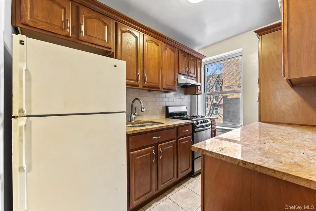 141-21 78th Road Flushing NY 11367