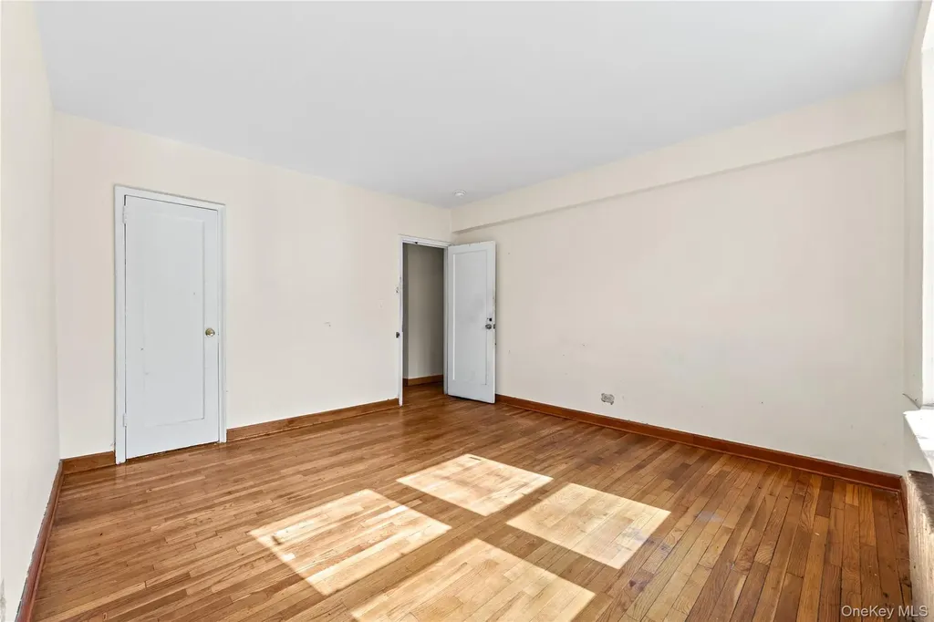 141-21 78th Road Flushing NY 11367