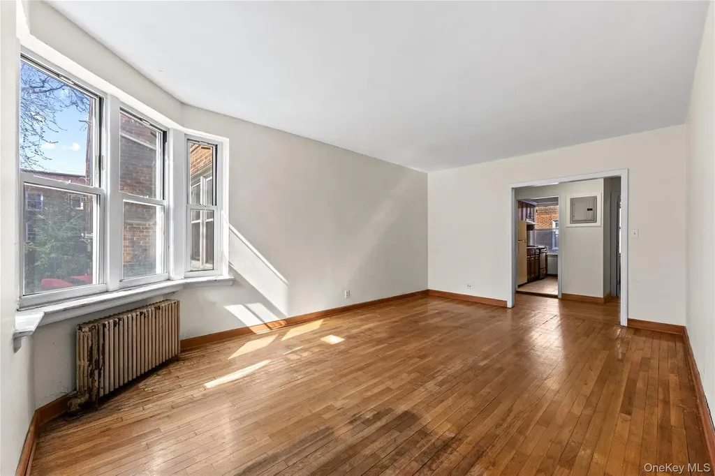 141-21 78th Road Flushing NY 11367