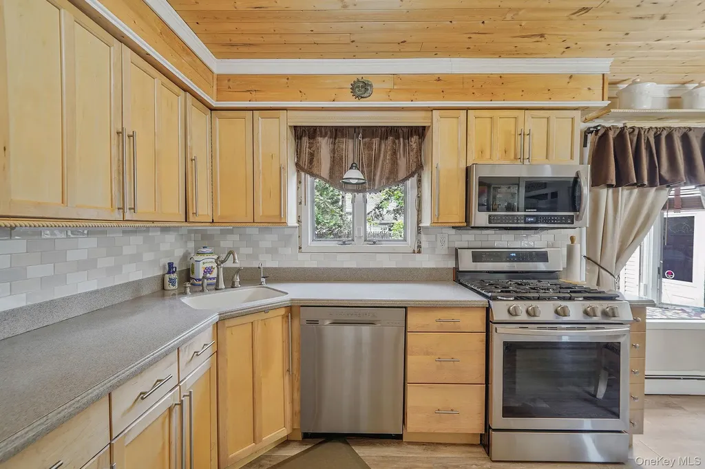 19 Laurel Street Centereach NY 11720