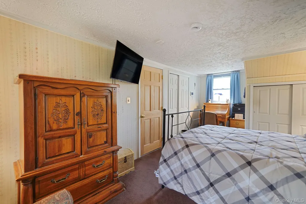 19 Laurel Street Centereach NY 11720