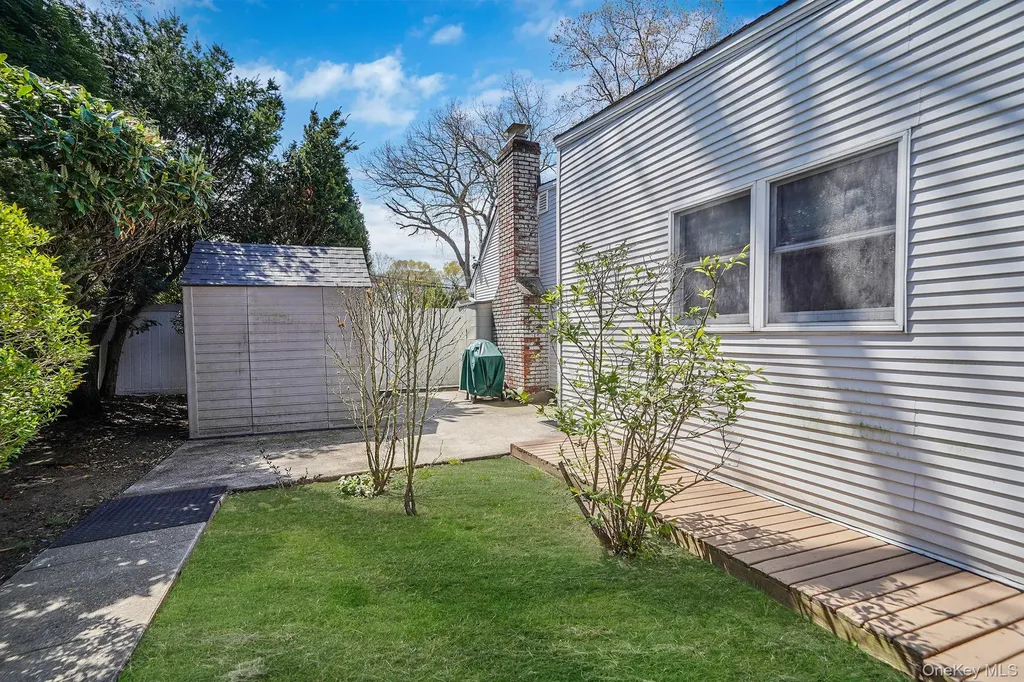 19 Laurel Street Centereach NY 11720