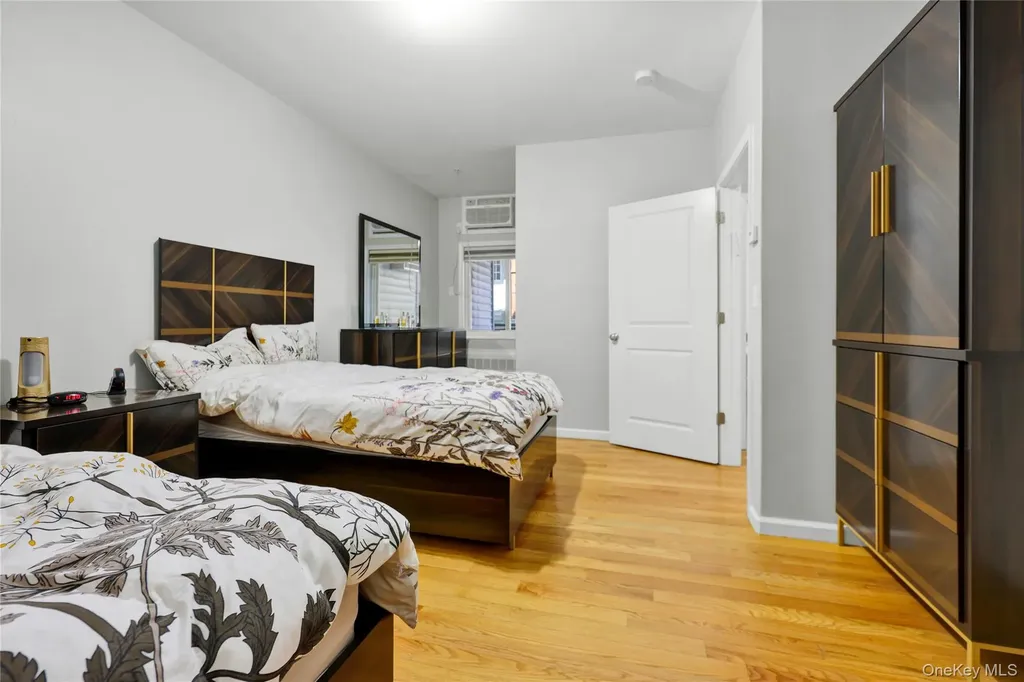 462 W Central Avenue Spring Valley NY 10977
