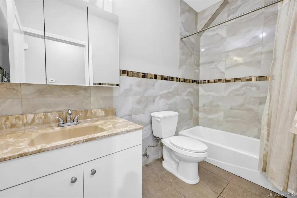 462 W Central Avenue Spring Valley NY 10977