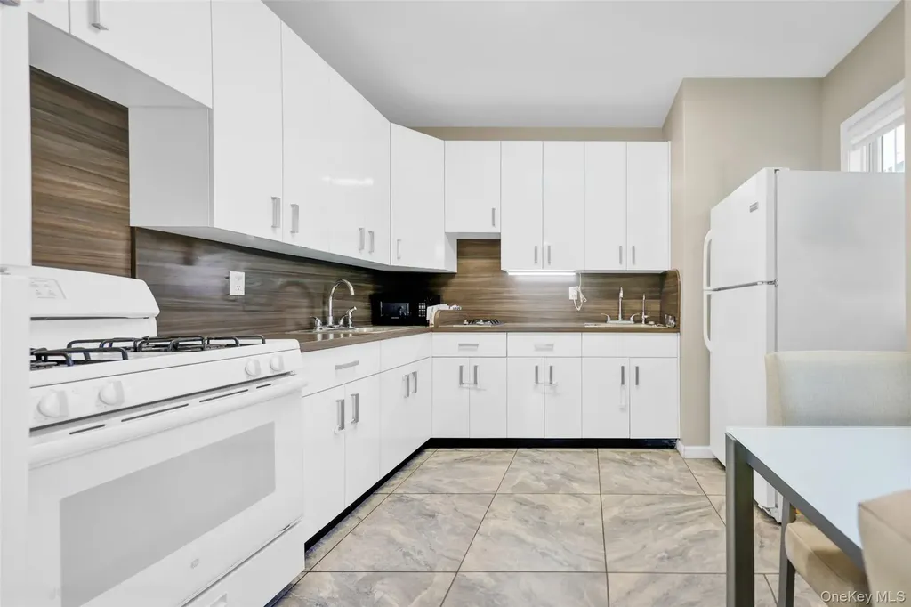 462 W Central Avenue Spring Valley NY 10977