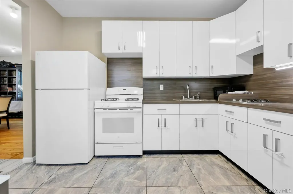 462 W Central Avenue Spring Valley NY 10977