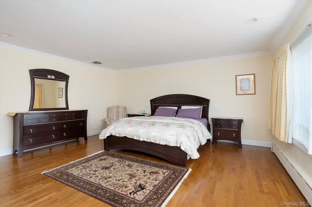 1 Somerset Drive N Great Neck NY 11020