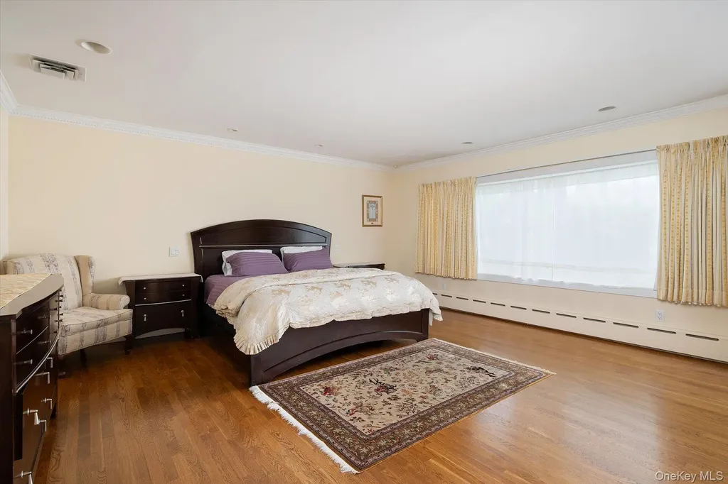 1 Somerset Drive N Great Neck NY 11020