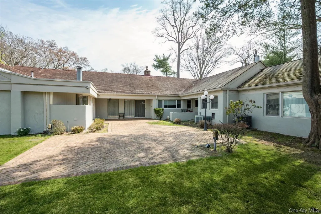 1 Somerset Drive N Great Neck NY 11020