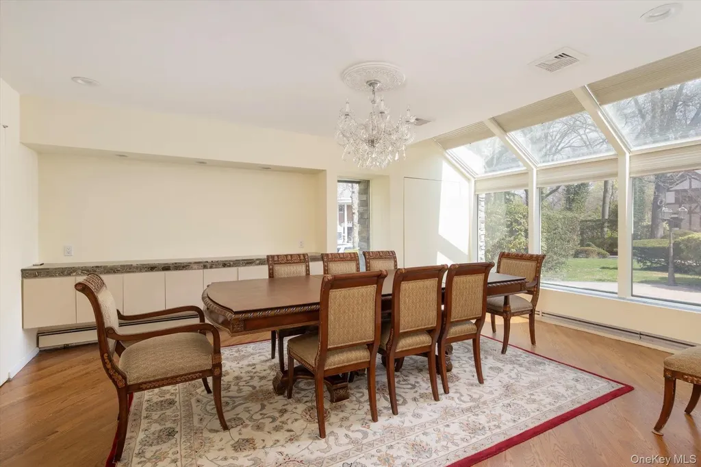 1 Somerset Drive N Great Neck NY 11020