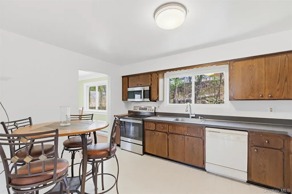 47 Stonehouse Road Somers NY 10589