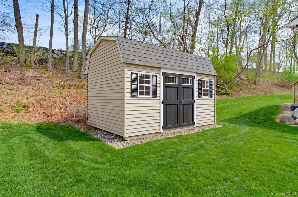 47 Stonehouse Road Somers NY 10589