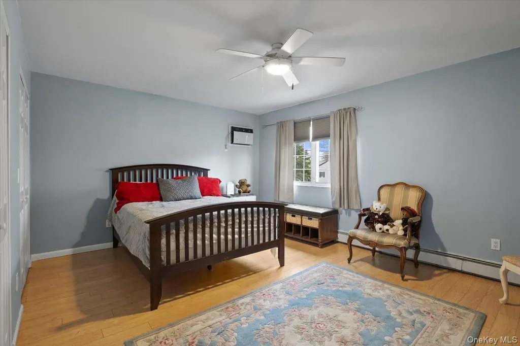 28 Cherokee Avenue West Islip NY 11795