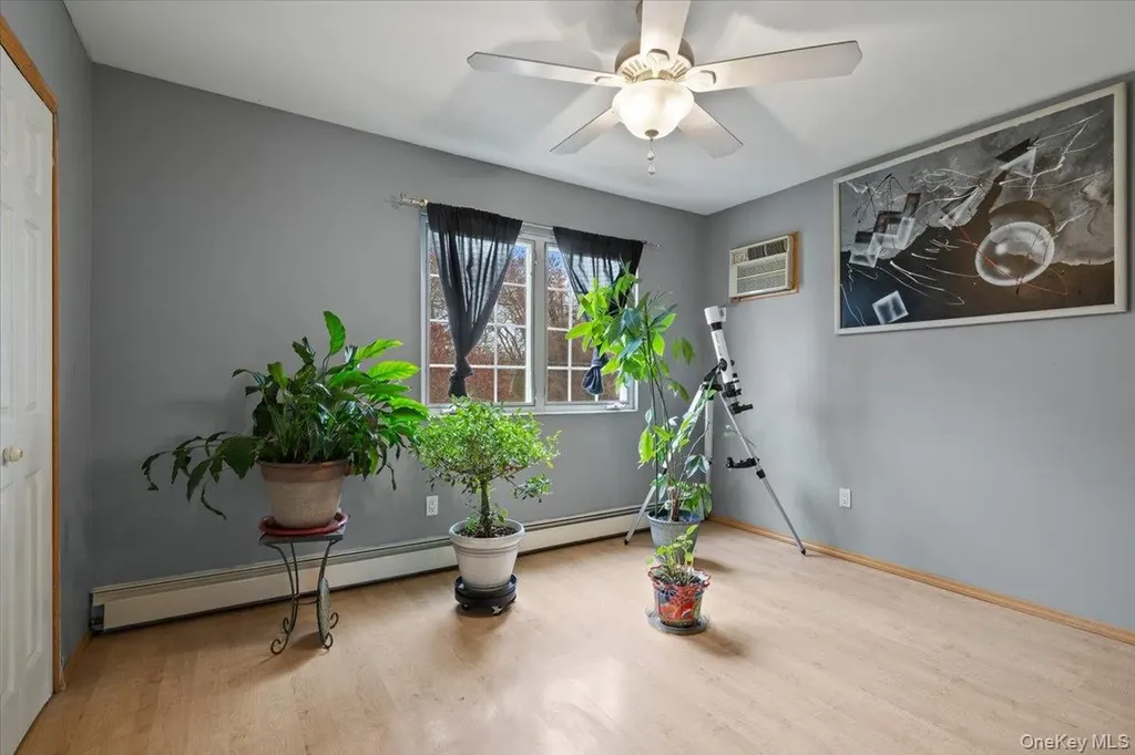 28 Cherokee Avenue West Islip NY 11795