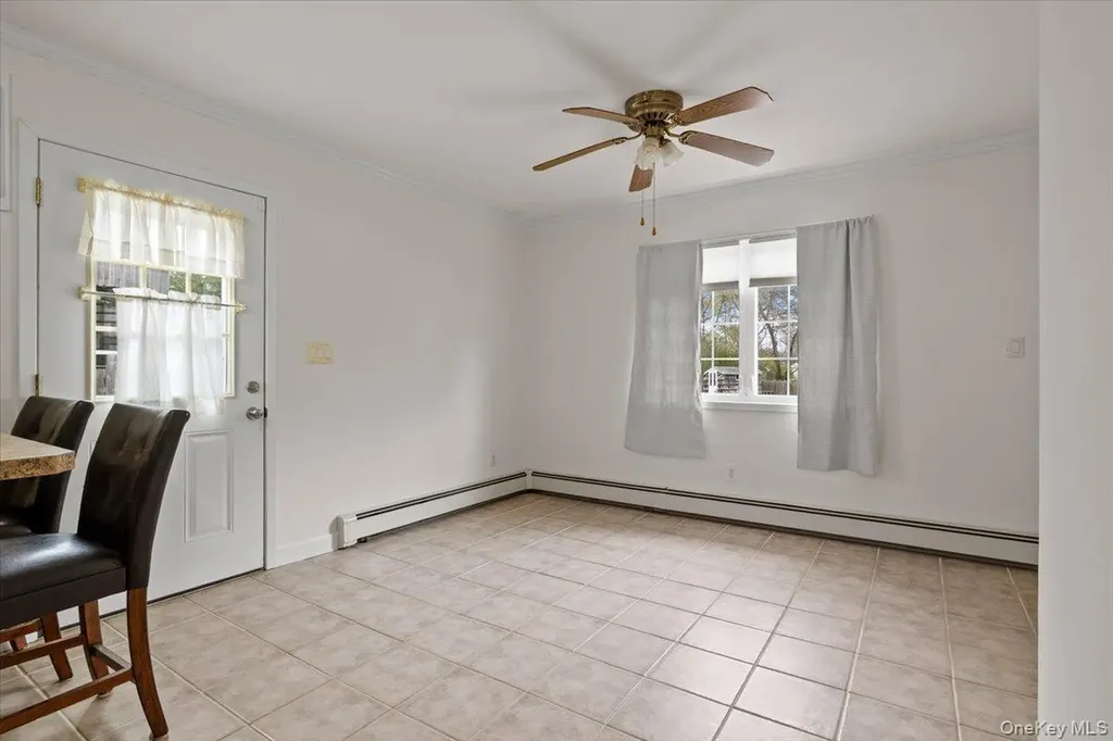 28 Cherokee Avenue West Islip NY 11795