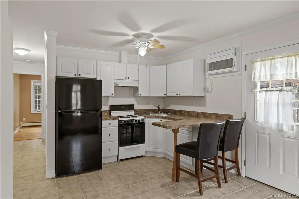 28 Cherokee Avenue West Islip NY 11795