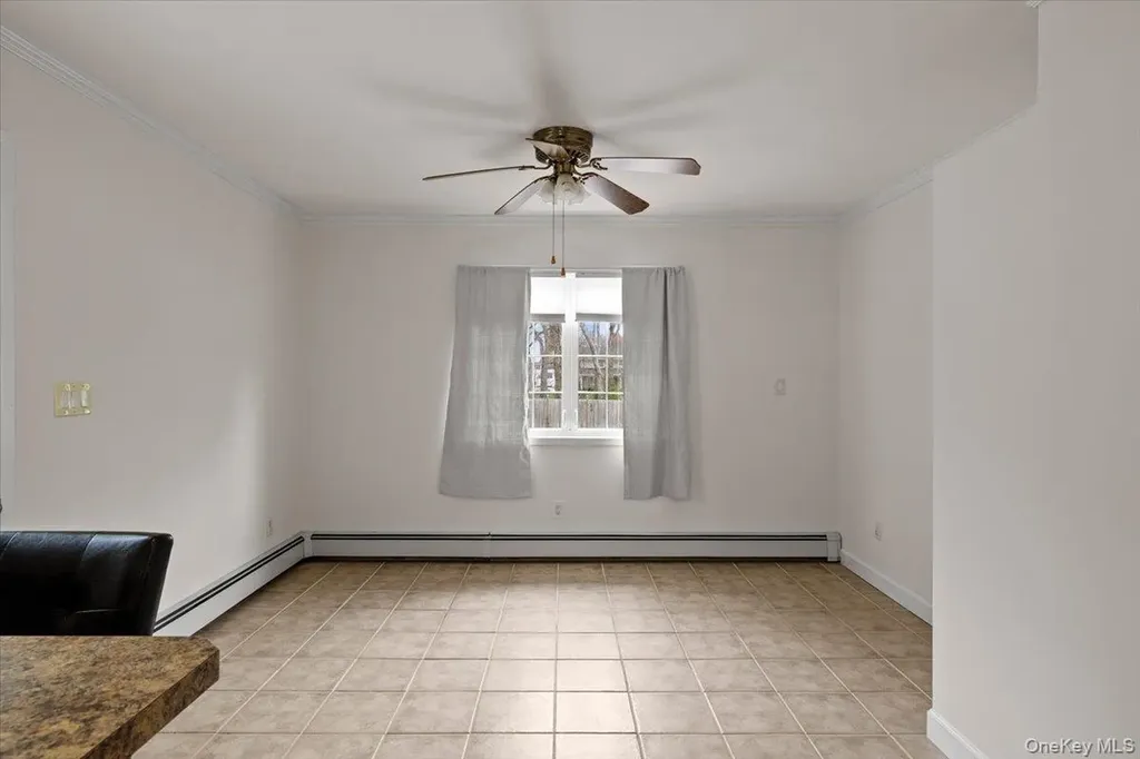 28 Cherokee Avenue West Islip NY 11795